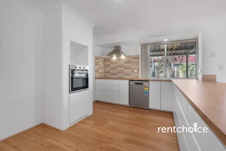 78 Templetonia Promenade, Halls Head WA 6210