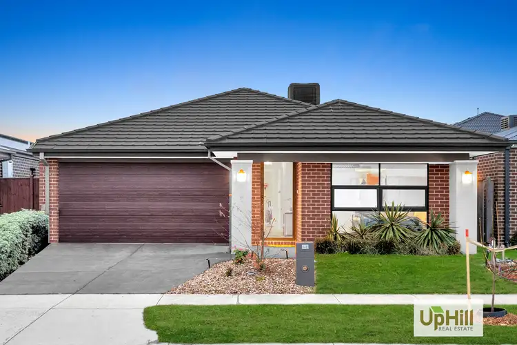25 Shulze Drive, Clyde North VIC 3978