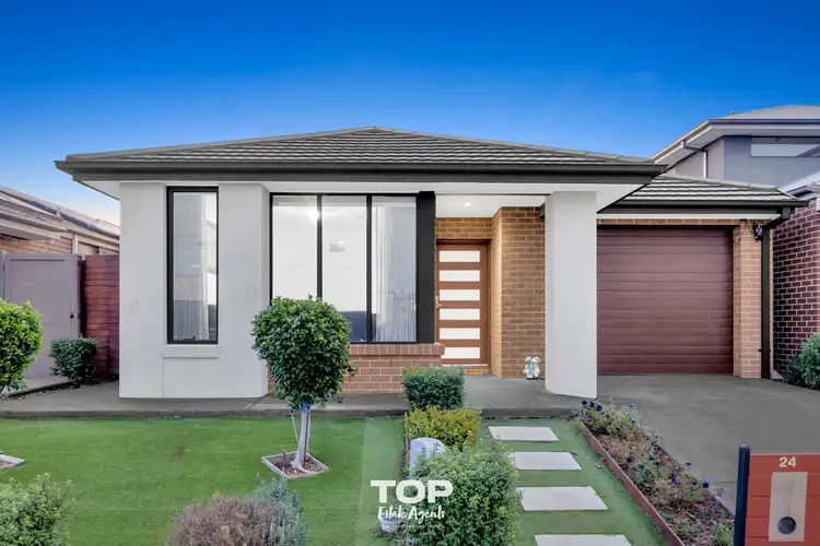 24 Jaylie Street, Clyde North VIC 3978