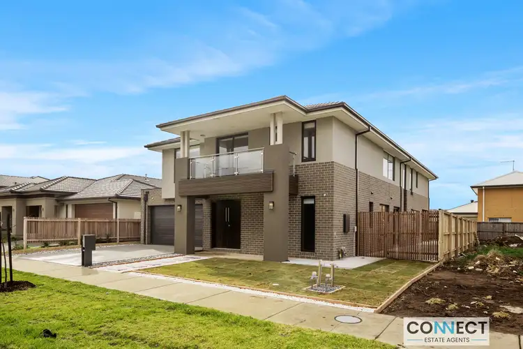 2 Hairpin Close, Clyde North VIC 3978