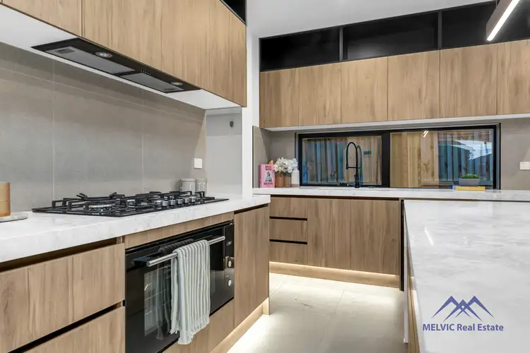 Fifth view of Homely house listing, 8 Asplin Circuit, Mernda VIC 3754