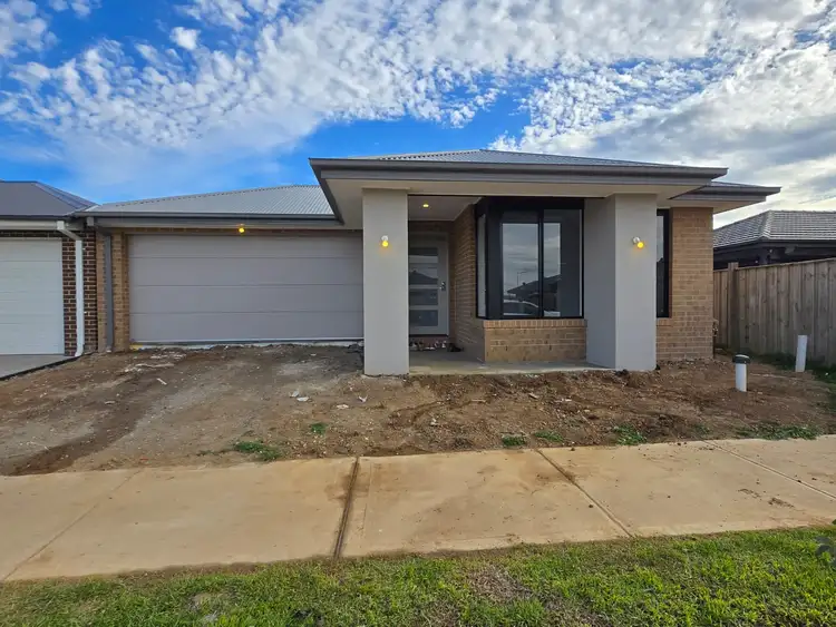 Main view of Homely house listing, 4 Nesting Way, Werribee VIC 3030