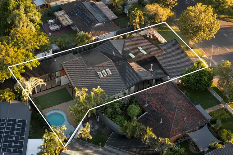 118 Savoy Drive, Broadbeach Waters QLD 4218