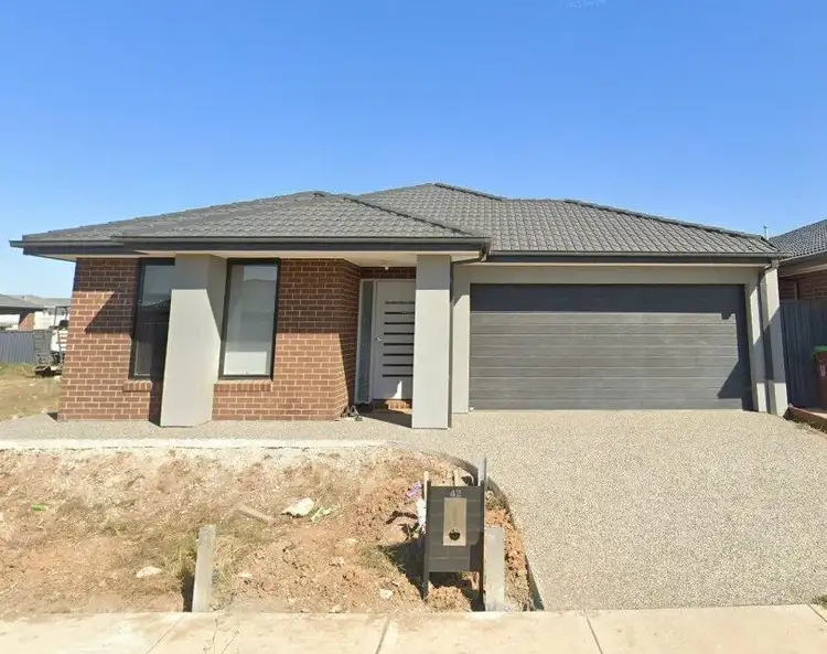 42 Shearjoy Loop, Clyde North VIC 3978