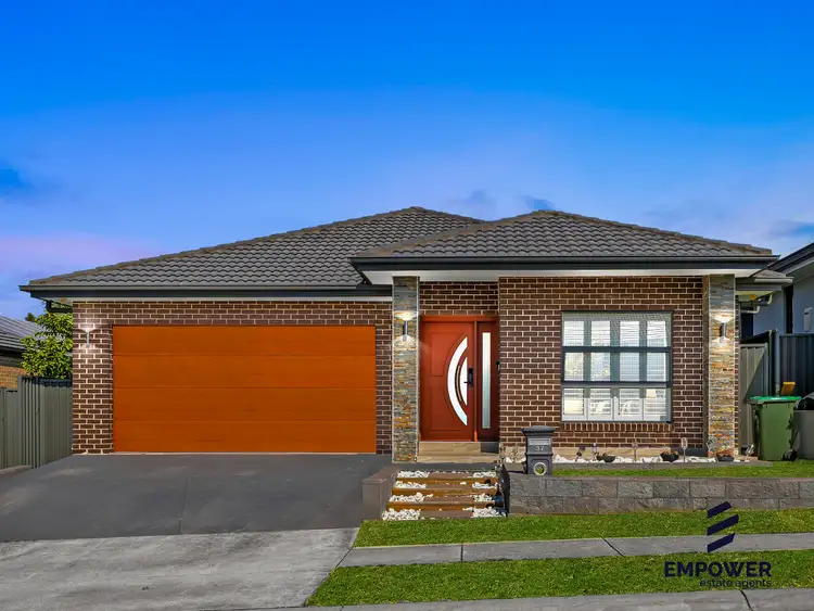37 Crowley Boulevard, Claymore NSW 2559