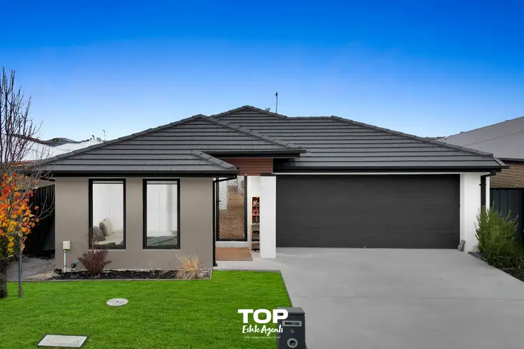 9 Burnden Close, Berwick VIC 3806