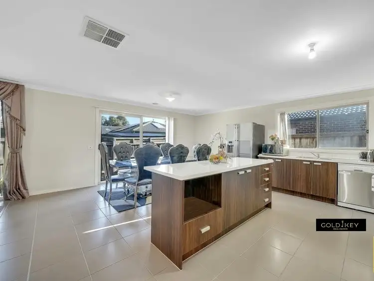 Fifth view of Homely house listing, 8 Isabella Way, Tarneit VIC 3029