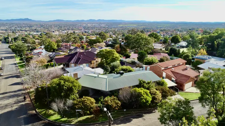 2 Bellevue Crescent, Tamworth NSW 2340