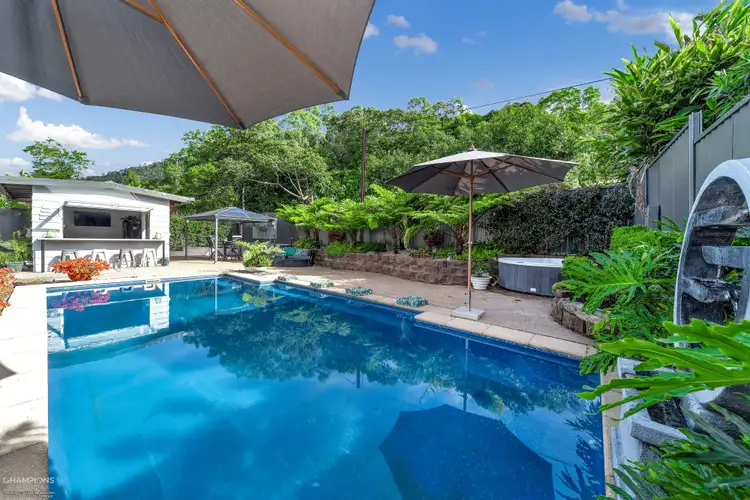 7 McFarlane Drive, Kanimbla QLD 4870
