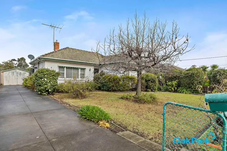 15 Bayview Road, Glenroy VIC 3046