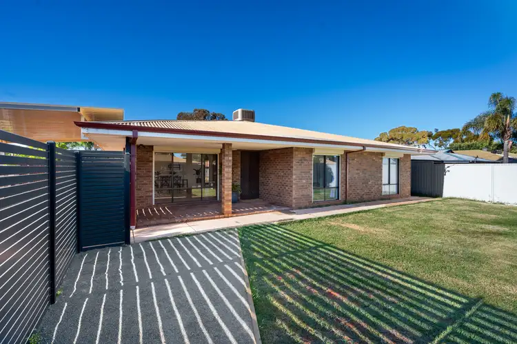 15 Robertson Street, West Lamington WA 6430