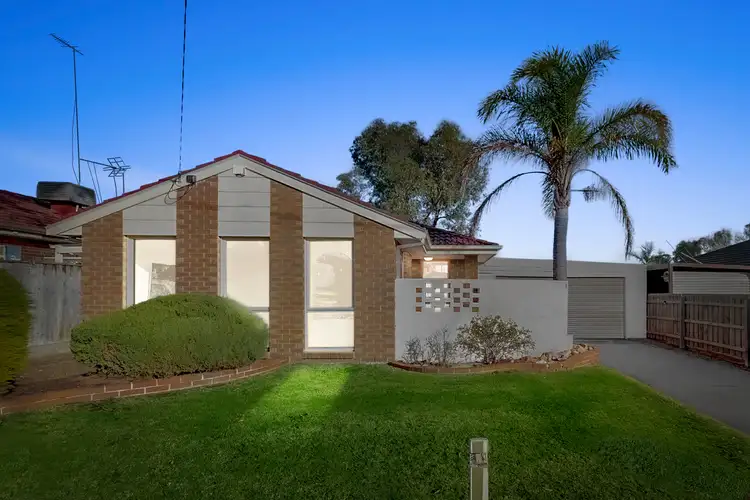 8 Geraldine Drive, Hampton Park VIC 3976