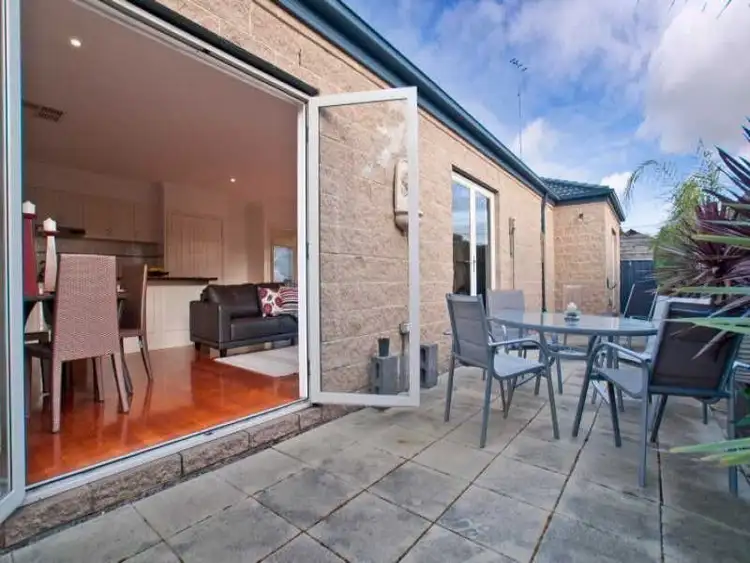 6 Craig Street