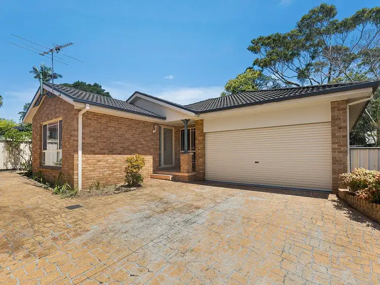 Main view of Homely villa listing, 2/10 Hillcrest Street, Wollongong NSW 2500