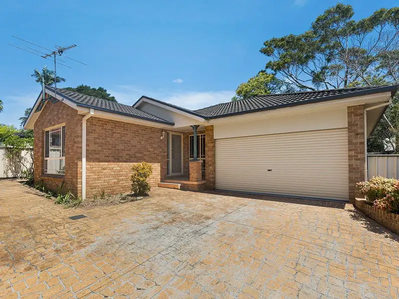 Main view of Homely villa listing, 2/10 Hillcrest Street, Wollongong NSW 2500