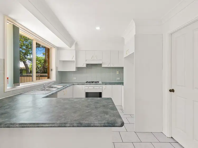 Third view of Homely villa listing, 2/10 Hillcrest Street, Wollongong NSW 2500