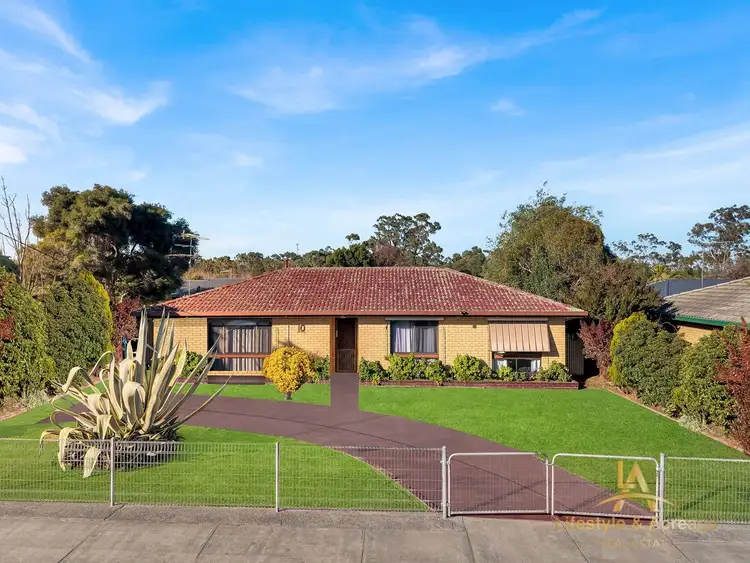 10 Atkins Road, Pakenham VIC 3810