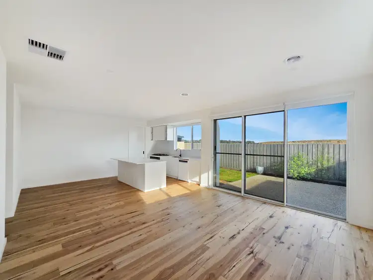 Fourth view of Homely house listing, 8 Keats Circuit, Armstrong Creek VIC 3217