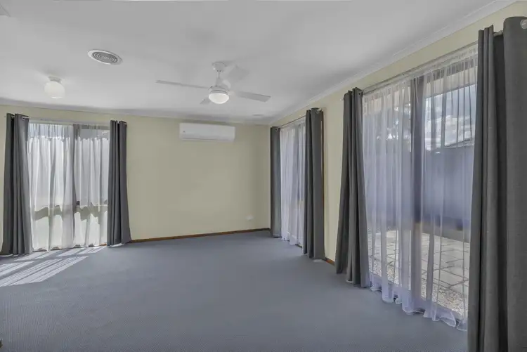 Fifth view of Homely house listing, 7 Jamie Close, Cranbourne VIC 3977