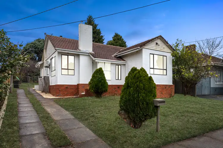 13 Lexton Avenue