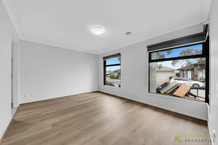 Fifth view of Homely house listing, 2 Bombala Crescent, Craigieburn VIC 3064