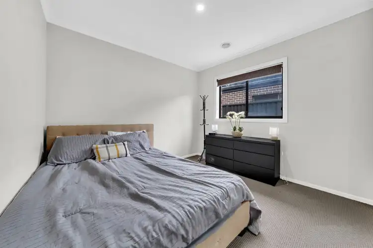 Fifth view of Homely house listing, 16 Lanthorn Crescent, Cranbourne East VIC 3977