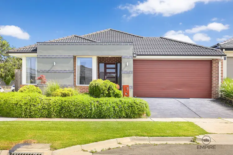 9 Grande Belmond Avenue, Clyde VIC 3978