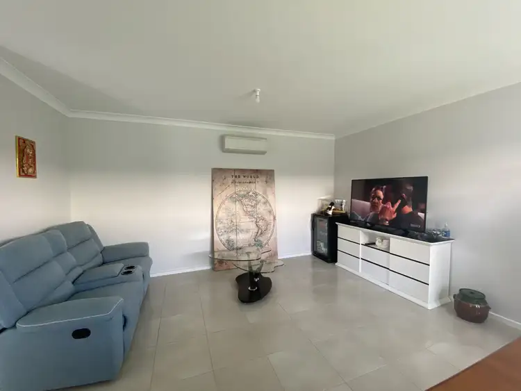 Third view of Homely semi-detached listing, 1/33 Hindmarsh Esplanade, Dubbo NSW 2830