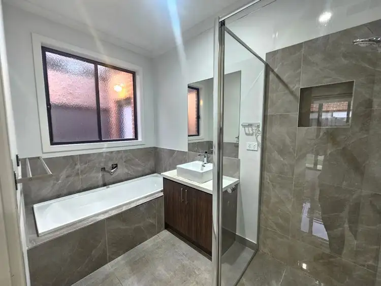 Fifth view of Homely house listing, 37 Bridport Circuit, Tarneit VIC 3029