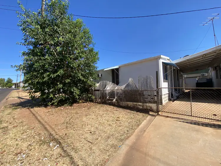10 DORA STREET, Mount Isa QLD 4825