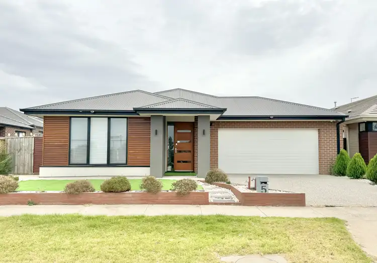 5 Medlar Avenue, Manor Lakes VIC 3024