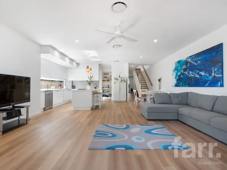 2/240 Bayview Street, Hollywell QLD 4216