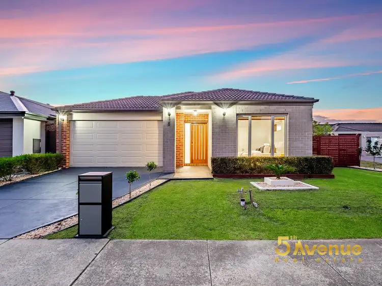 8 Woodstock Drive, Cranbourne North VIC 3977