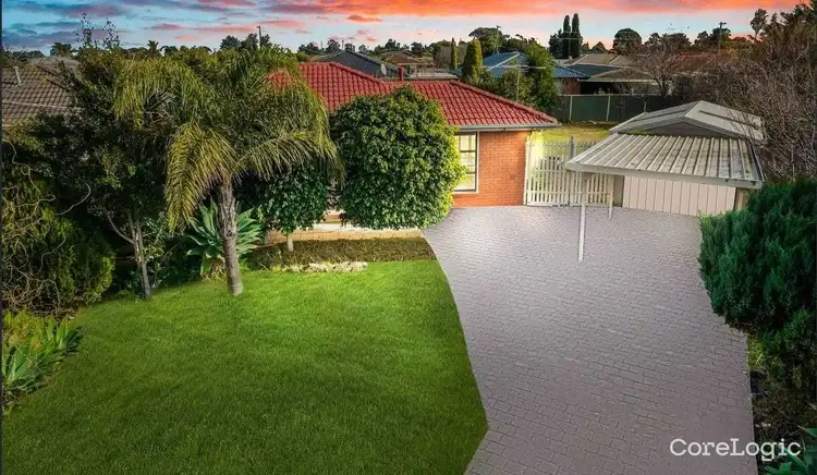 Second view of Homely house listing, 7 Pitta Close, Werribee VIC 3030