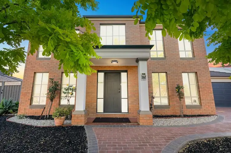 33 Rose Grange Boulevard, Tarneit VIC 3029