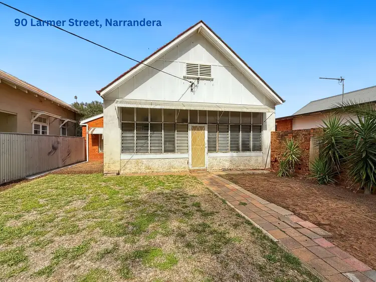90 LARMER STREET, Narrandera NSW 2700