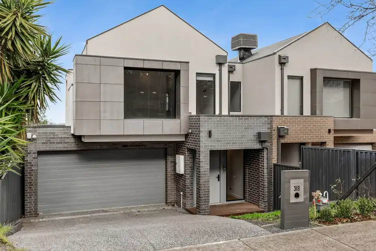 31B Glenview Rise, Berwick VIC 3806