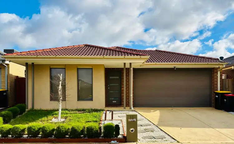 11 Peat Avenue, Thornhill Park VIC 3335