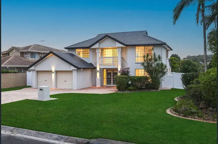1 Connah Crescent, Carindale QLD 4152