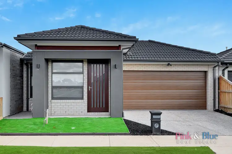 6 Uttar Way, Rockbank VIC 3335