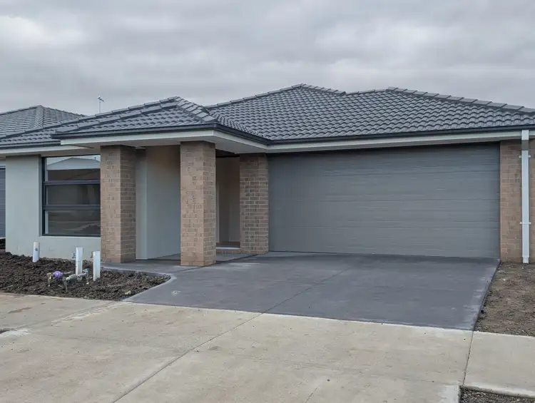 8 Paley Circuit, Mount Duneed VIC 3217