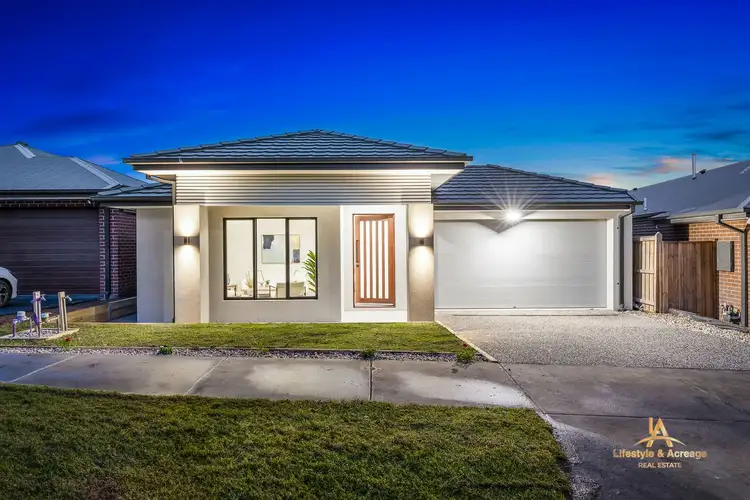 6 Solferino Road, Clyde North VIC 3978