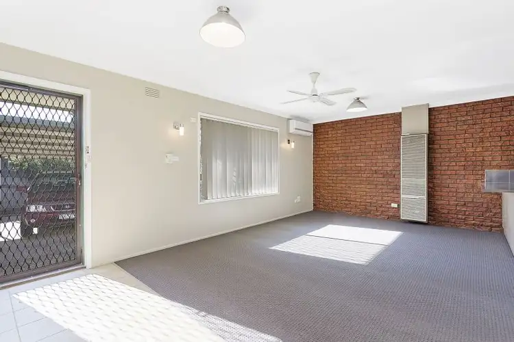Seventh view of Homely apartment listing, 2/5 Bell Court, Wodonga VIC 3690