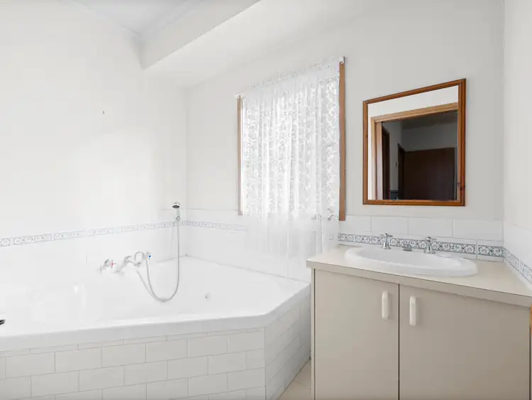 Sixth view of Homely house listing, Unit 6/5-7 The Parade, Mansfield VIC 3722