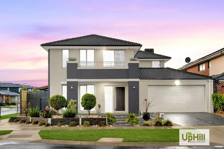 27 Stonefox Circuit, Clyde North VIC 3978