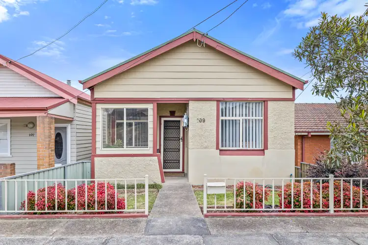 109 Martini Parade, Lithgow NSW 2790