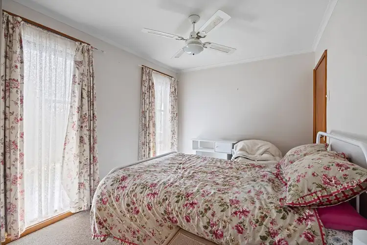 Fourth view of Homely house listing, 35 HAGUE ROAD, Wodonga VIC 3690