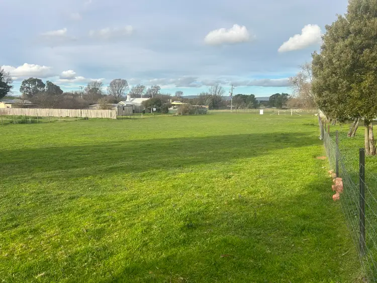 16 Bond Street, Ross TAS 7209