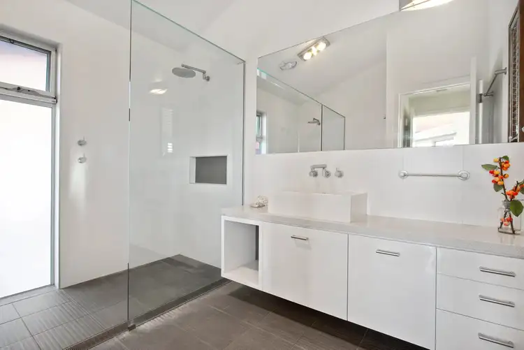 Fourth view of Homely apartment listing, 1A/55 Phillip Street, Port Fairy VIC 3284