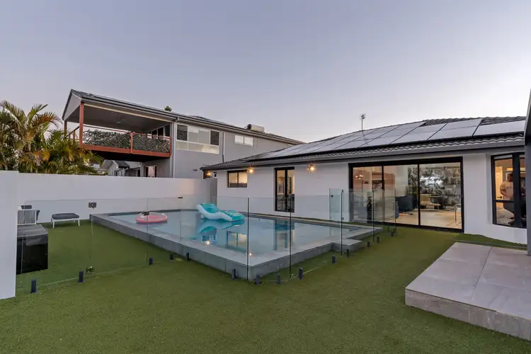 6 Coral Gables Key, Broadbeach Waters QLD 4218
